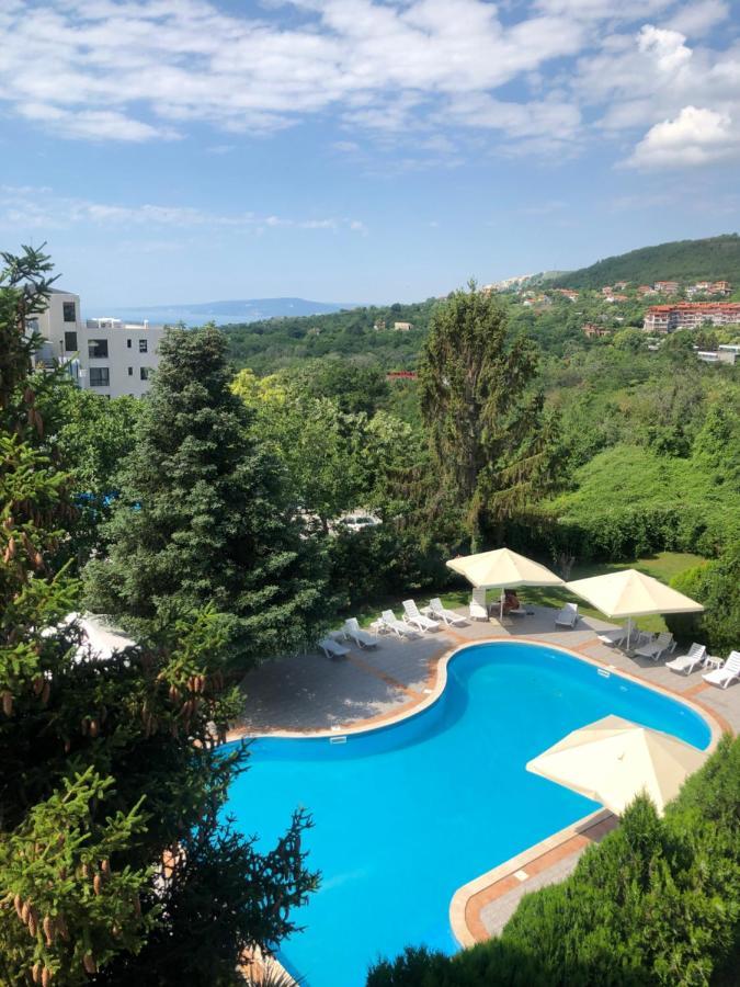 Hotel Naslada Balchik Exterior photo