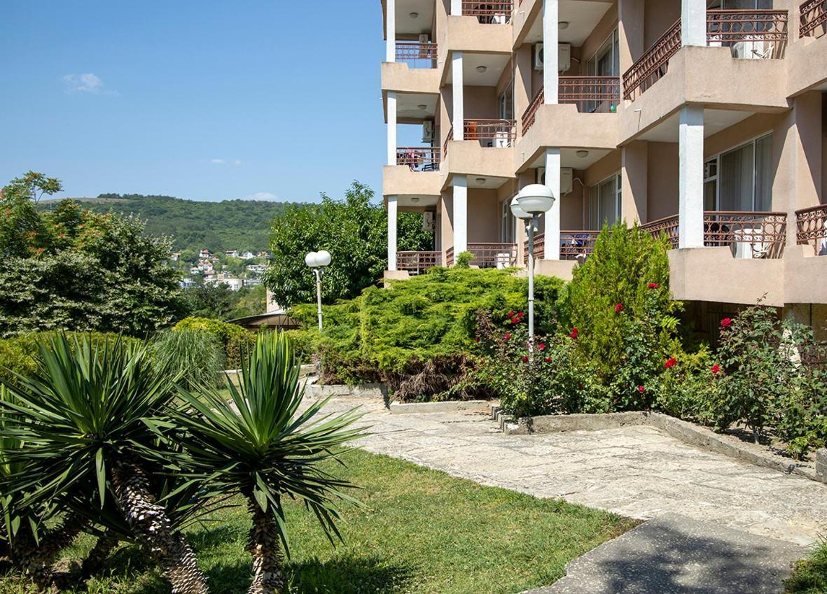 Hotel Naslada Balchik Exterior photo