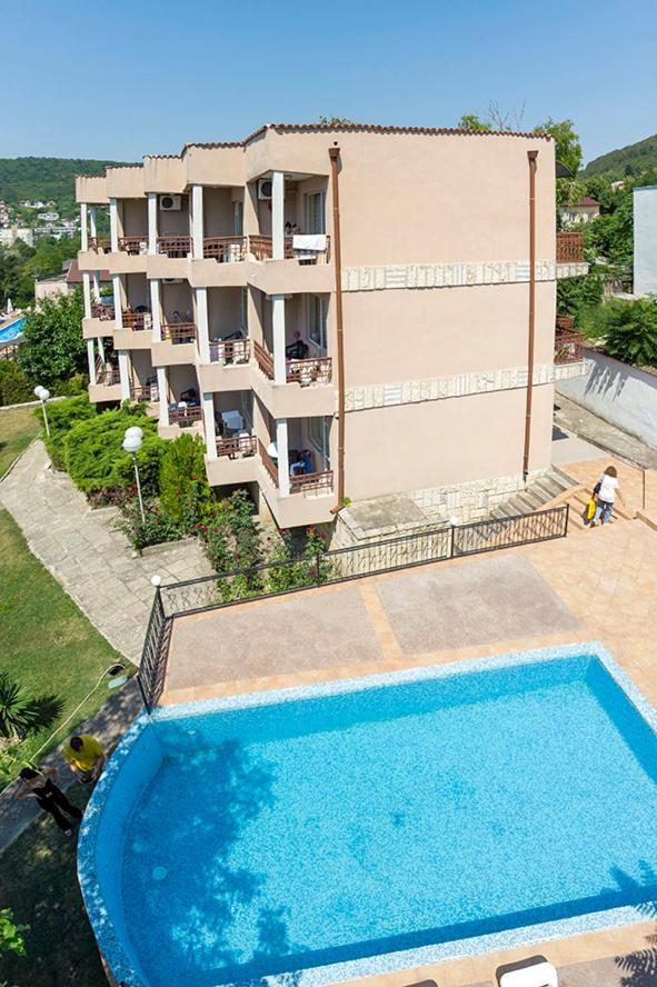 Hotel Naslada Balchik Exterior photo