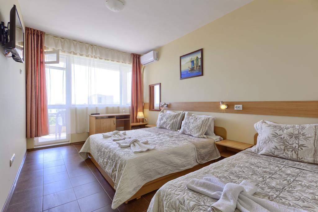 Hotel Naslada Balchik Exterior photo