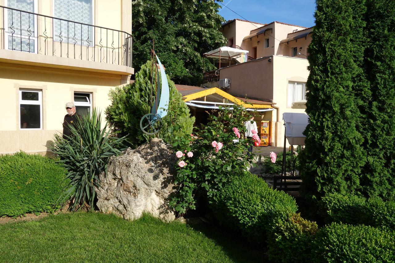 Hotel Naslada Balchik Exterior photo